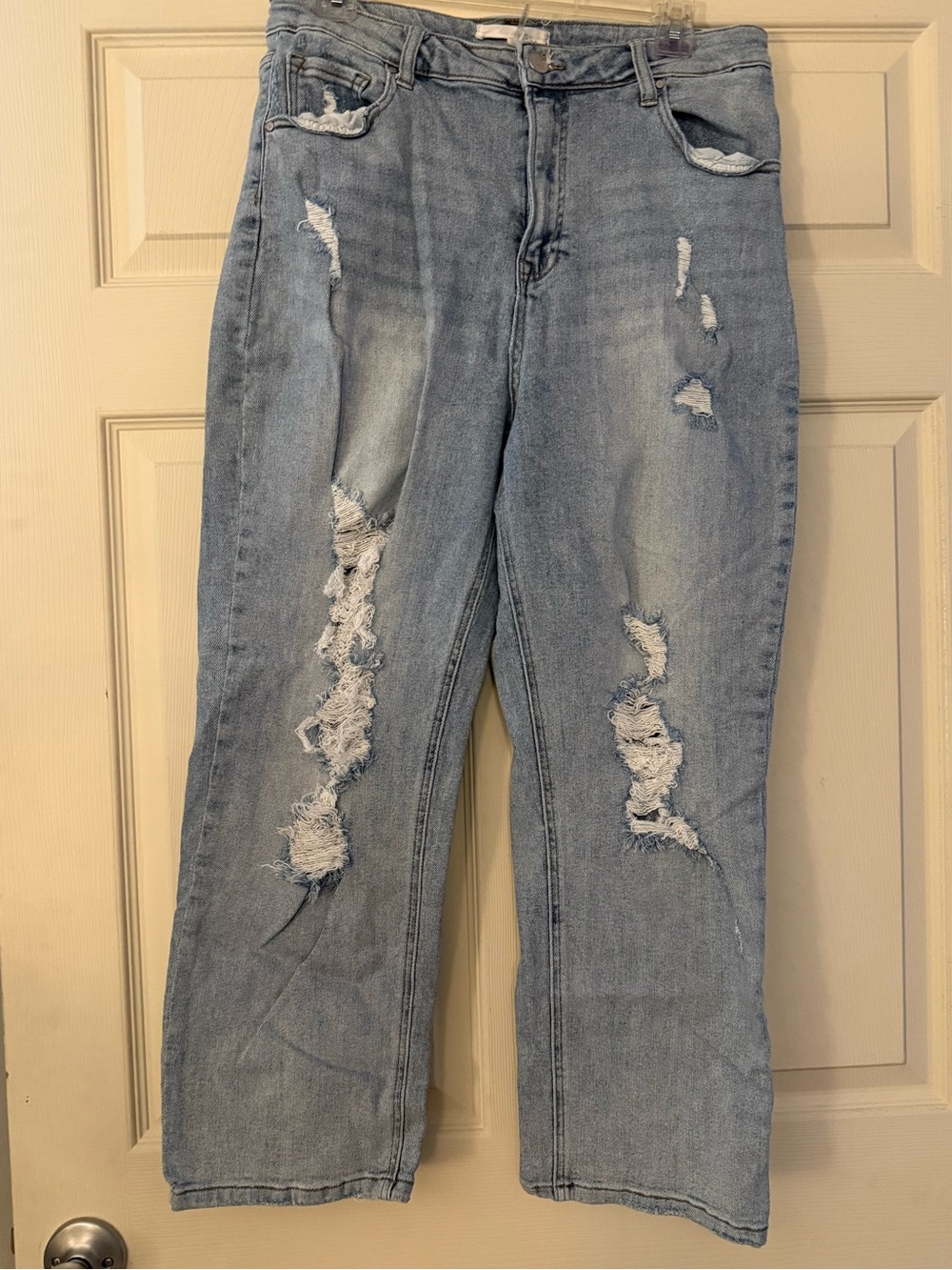 Risen Distressed Straight Leg Jeans Size 15/32 Light Wash Denim
